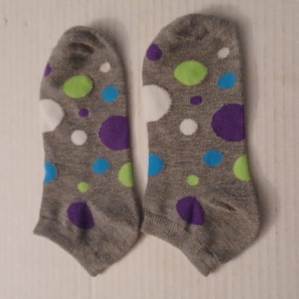 Free Add-on Polka-Dot Ankle Socks - Women (Standard Size) - 3 Pairs - Picture 6 of 7